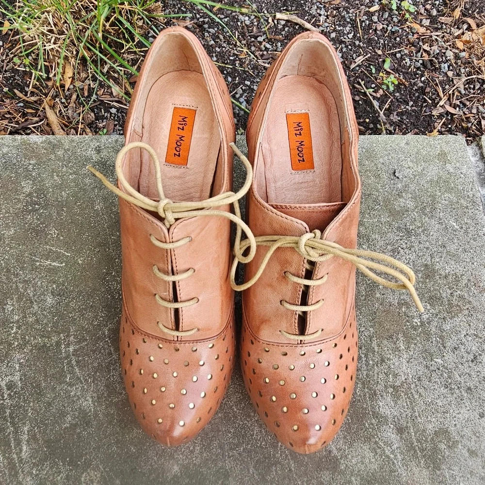 Miz Mooz Oxford Heels Womens 9 Tan‎ Leather Perforated Lace Up Block Heel Bootie